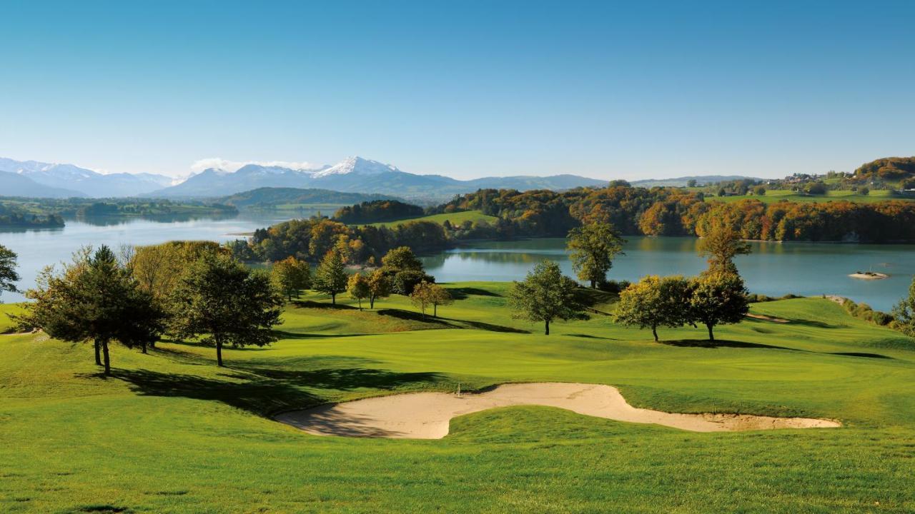 ホテル Golf De La Gruyere Pont-la-Ville エクステリア 写真